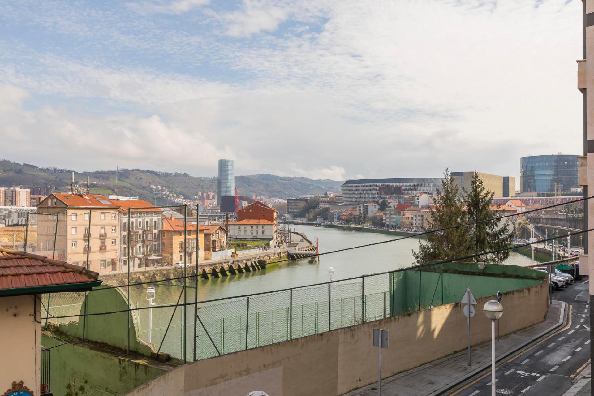 Akomodat En Apartamento Luminoso Junto Al Paseo De La Ria Bilbao Exterior foto