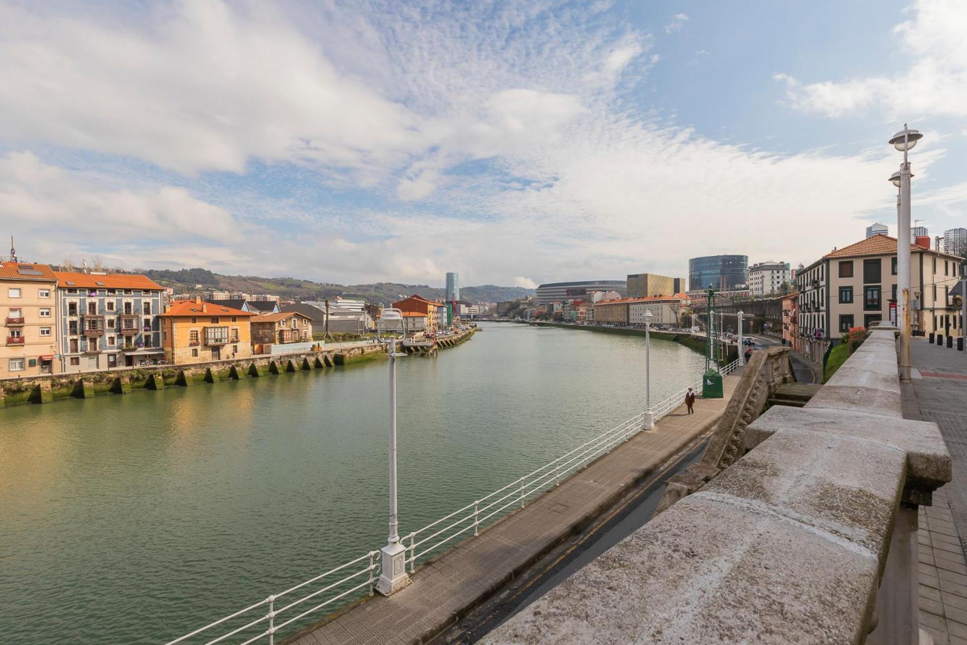 Akomodat En Apartamento Luminoso Junto Al Paseo De La Ria Bilbao Exterior foto