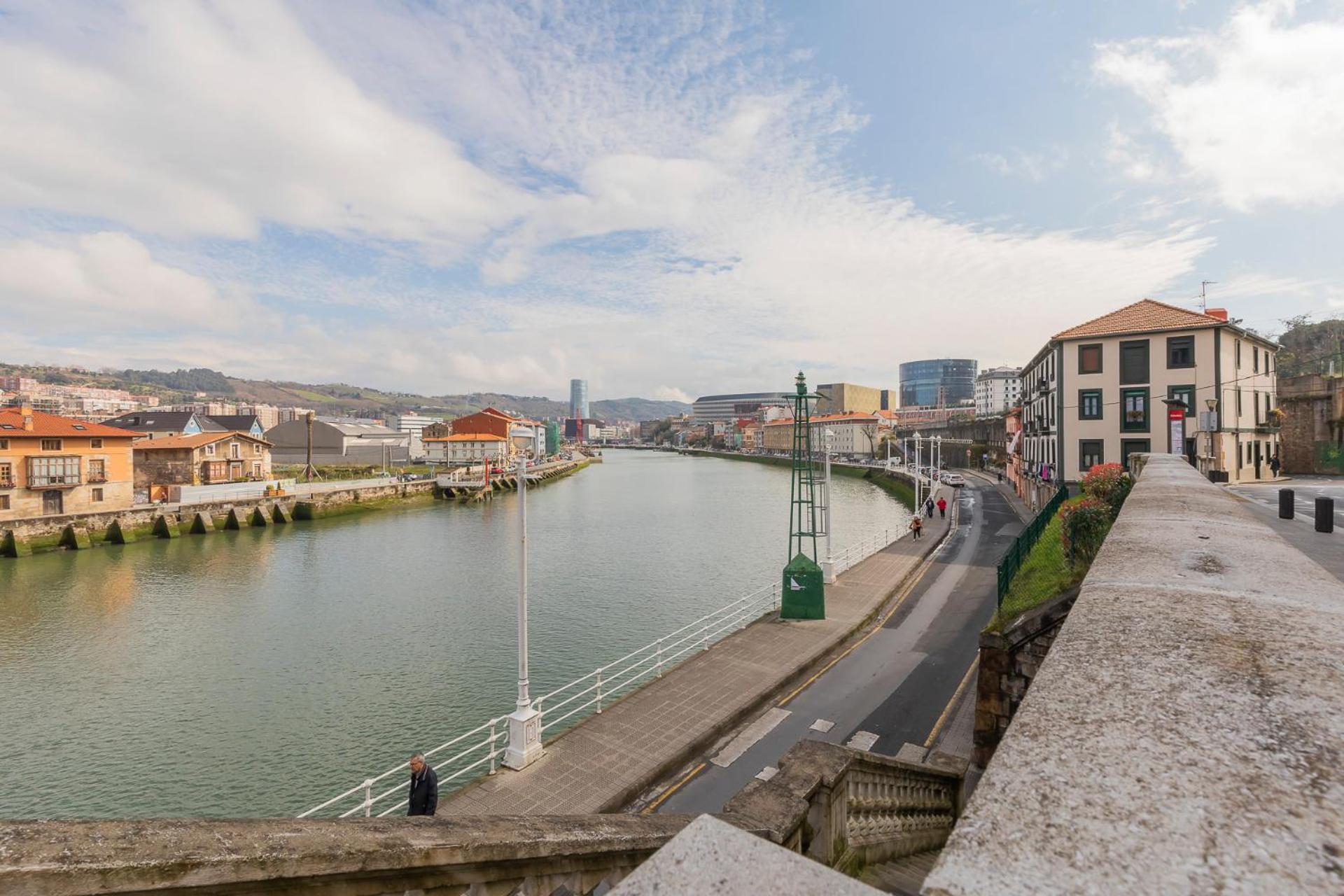 Akomodat En Apartamento Luminoso Junto Al Paseo De La Ria Bilbao Exterior foto