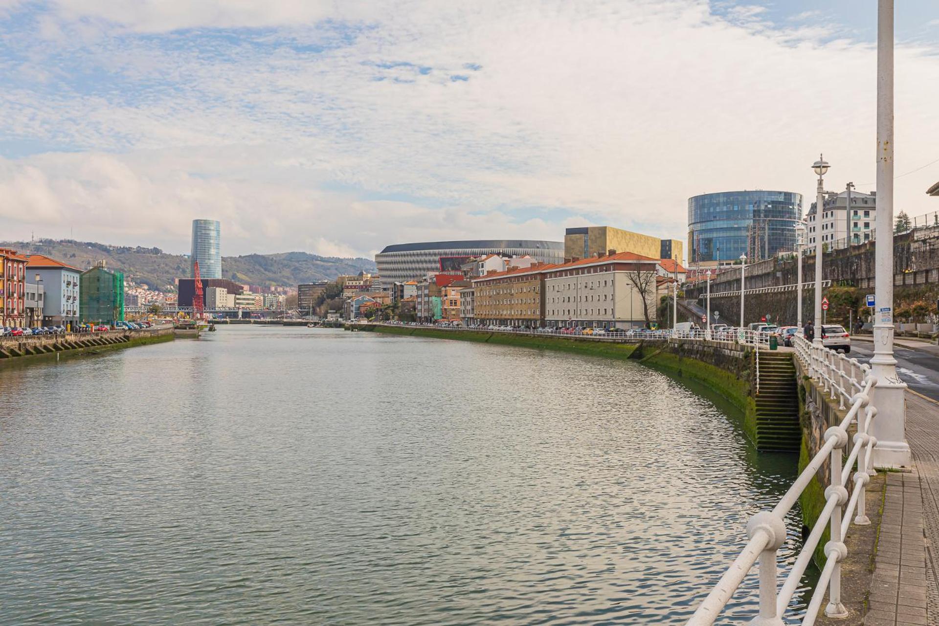 Akomodat En Apartamento Luminoso Junto Al Paseo De La Ria Bilbao Exterior foto